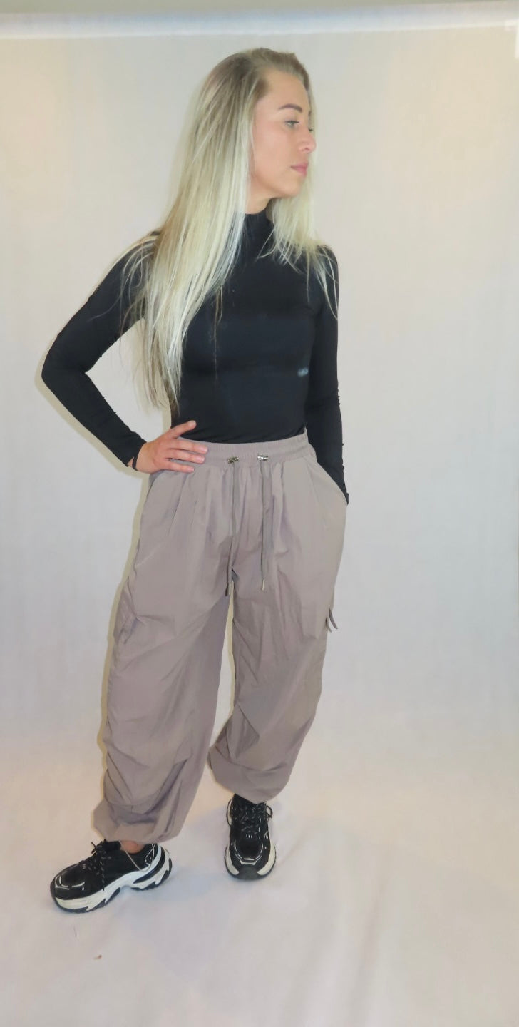Parachute broek taupe