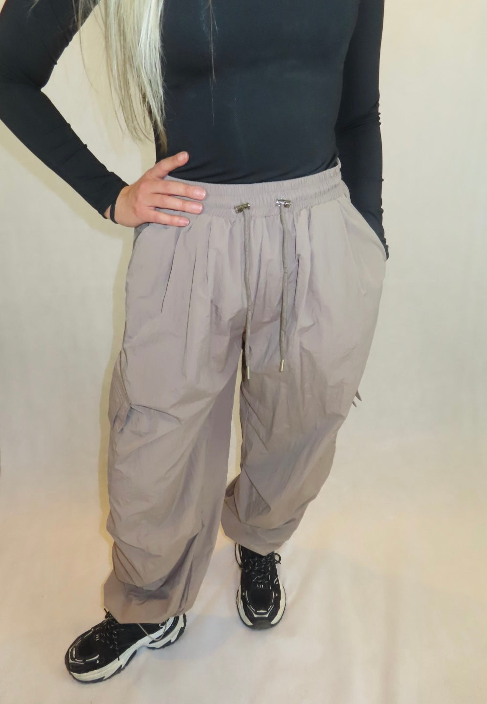 Parachute broek taupe